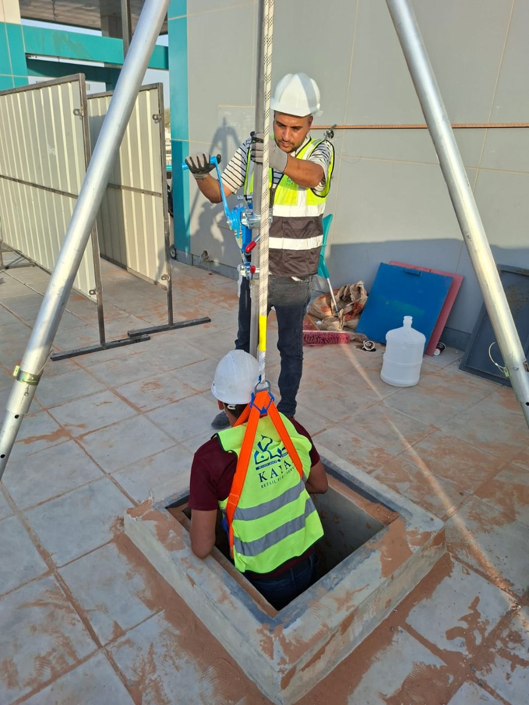 أعمال الأماكن المغلقة بأمان | Safe confined-space works